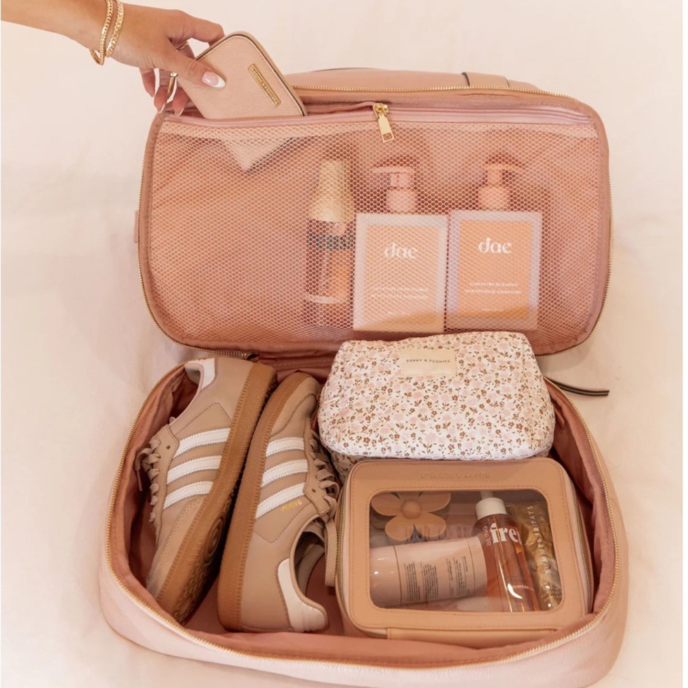 Poppy & Peonies Blush Voyager Bag - Picture 3 of 11